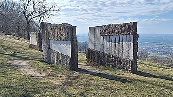 jahrhunderstein-1.jpg 