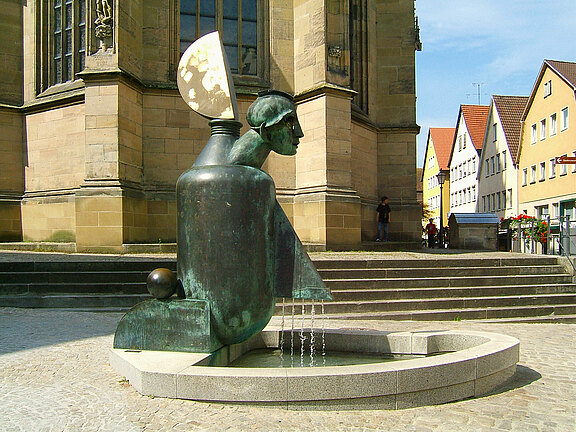 schorndorf-skulptur-mondscheinbrunnen.jpg 