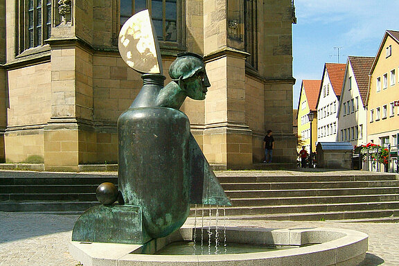 schorndorf-skulptur-mondscheinbrunnen.jpg 