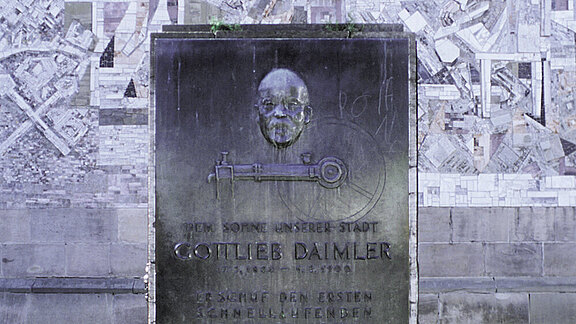 15-graevenitz-fritz-gottlieb-daimler-denkmal.jpg 